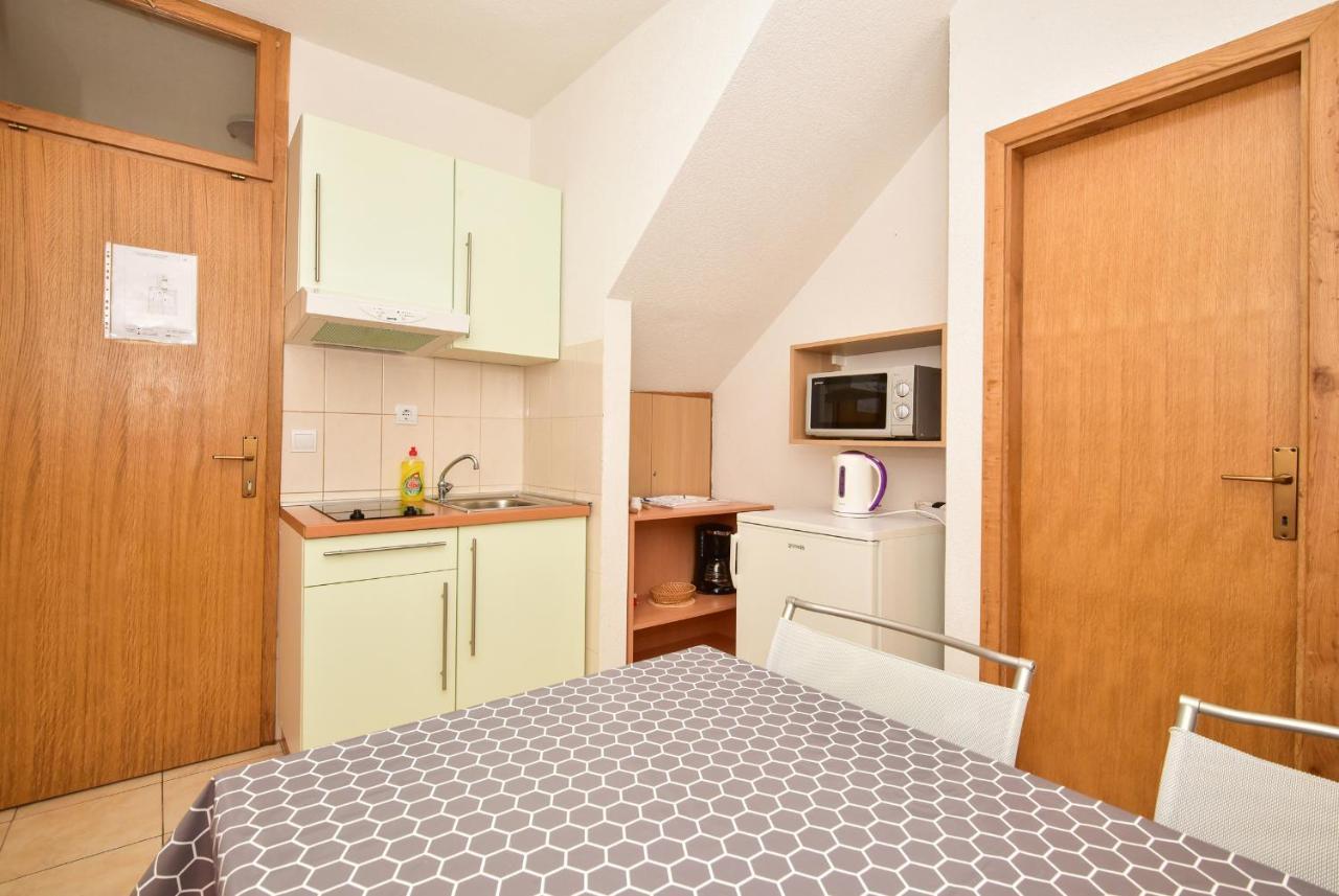Apartmani Mate มาคาร์สกา ภายนอก รูปภาพ